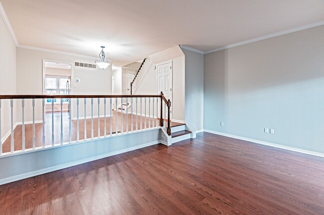 Building Photo - 3 bedroom, 2.5 bath in Mendenhall Village