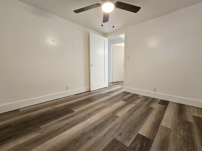 Building Photo - Newly Renovated, Clean & Bright 2 Bedroom, 1 Bathroom Apartment for Rent in Shelley - Washer/Drye...