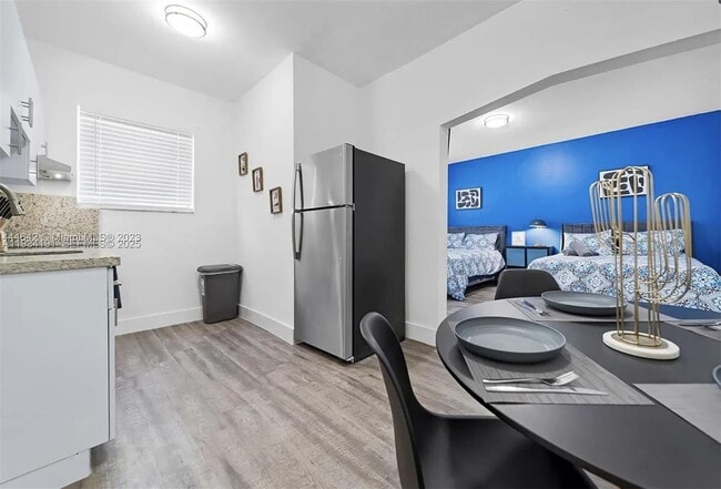 Building Photo - 1029 SW 5th St