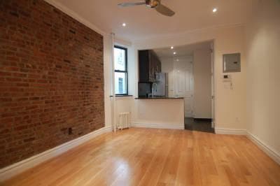 Primary Photo - 380 E 10th St