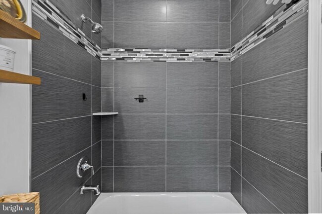 Building Photo - 1363 Childress St NE