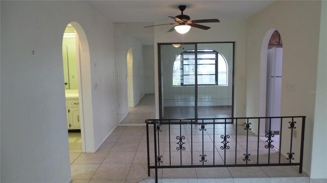 Building Photo - 1286 Golden Oak Dr
