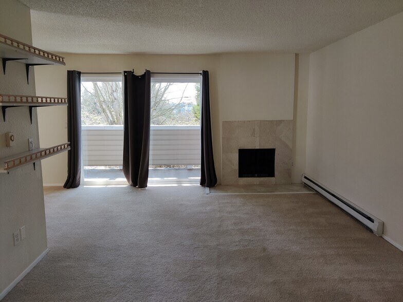 Building Photo - 12429 NE 130th Ct