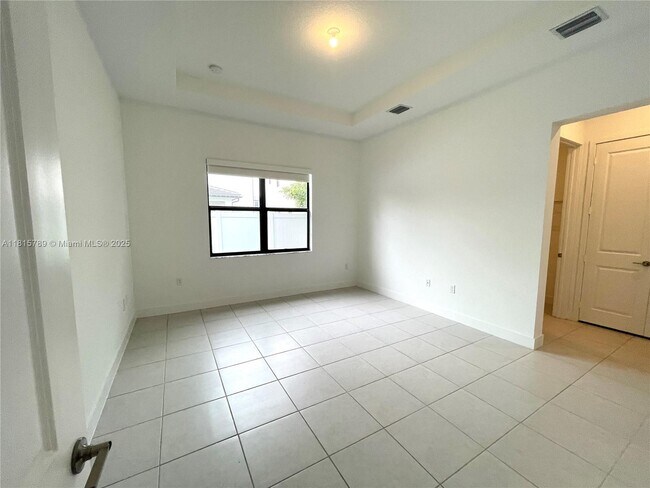 Building Photo - 4506 SW 174th Ave
