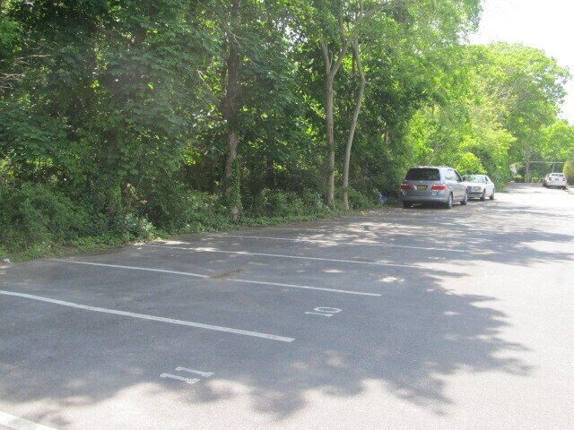Private Parking - 62 Oak St