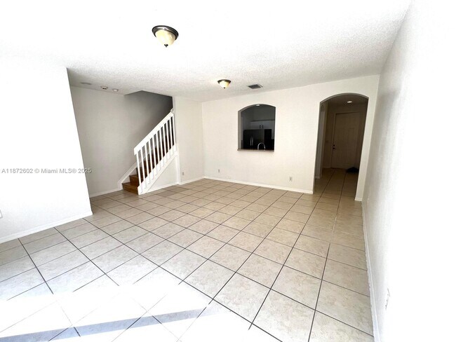 Building Photo - 955 NE 42nd Terrace