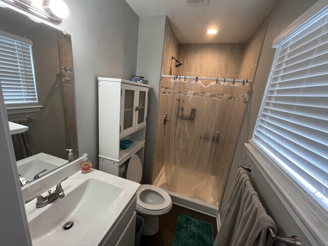 Building Photo - 3409 Woodbaugh Dr