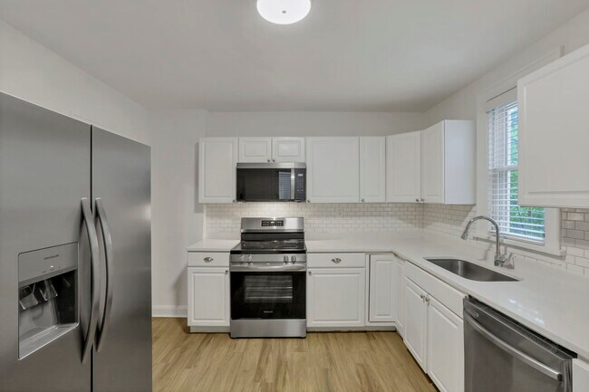 Building Photo - 1349 N 6th St