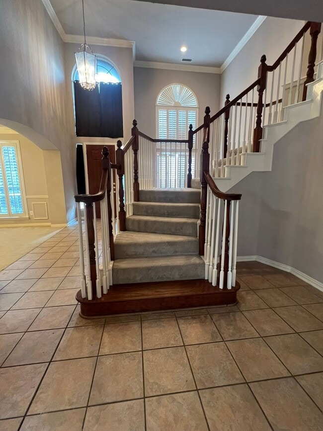 Building Photo - Custom Goodman home in Crimson Ridge w Pool!