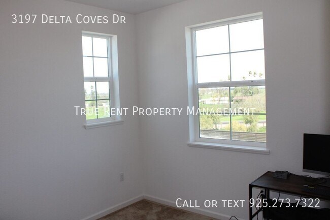 Building Photo - Gorgeous 5 Bed, 3 Bath in Highly Desirable...