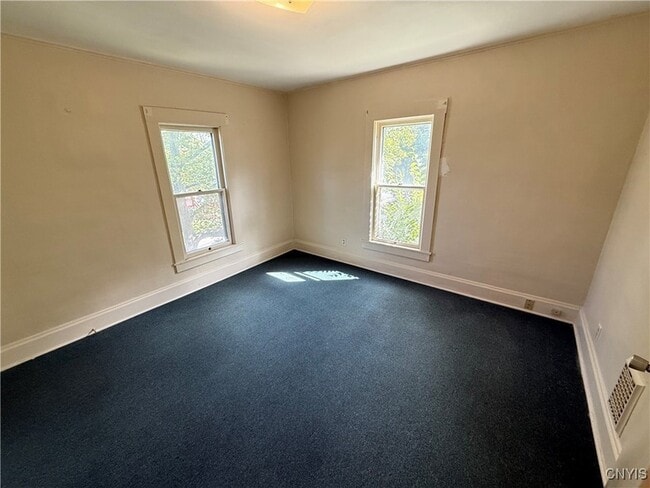 Building Photo - 4 Pleasant St