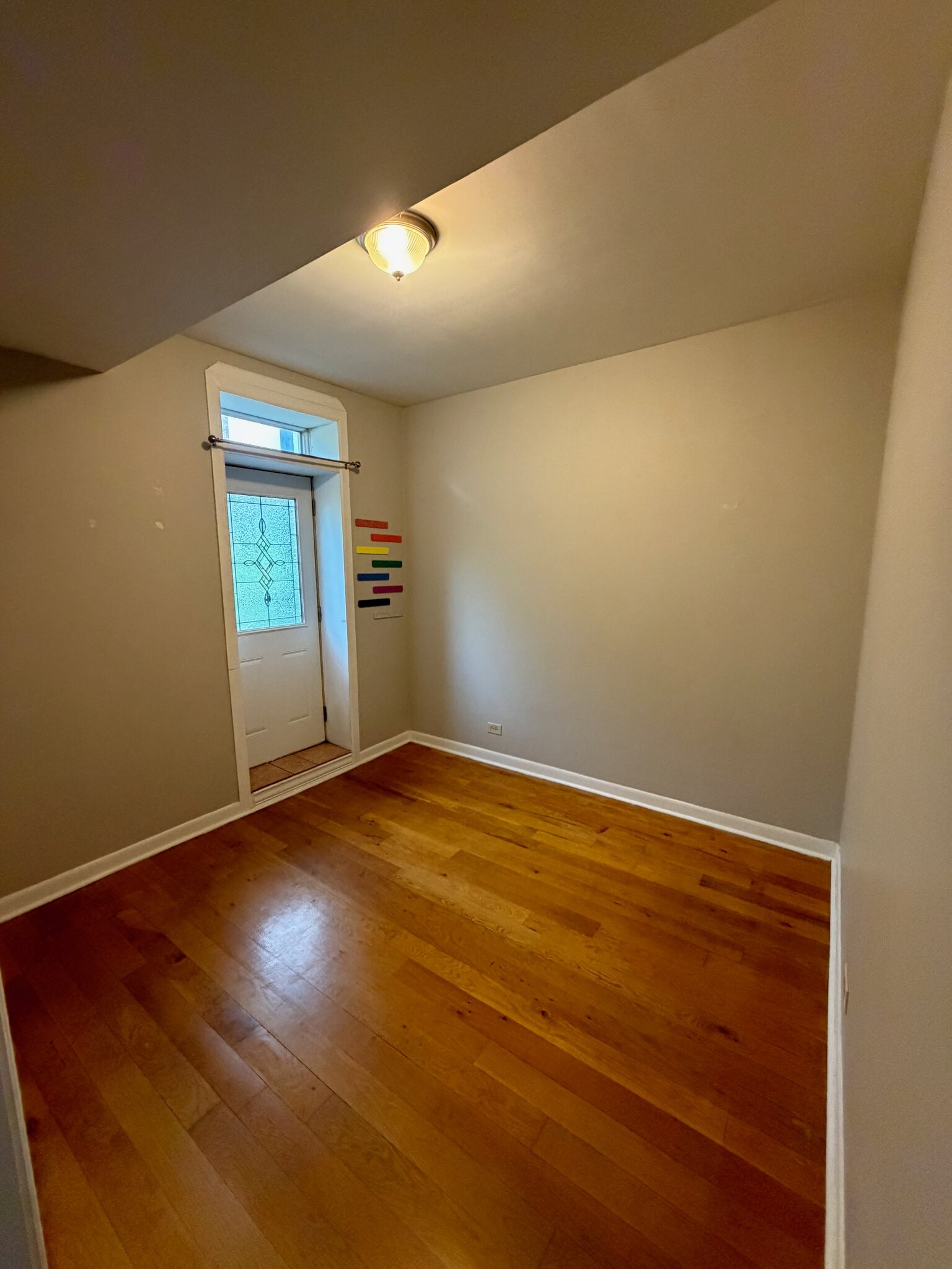 Building Photo - 1368 W Evergreen Ave