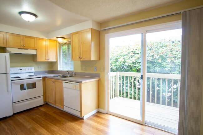 Building Photo - 3717 SE 35th Pl