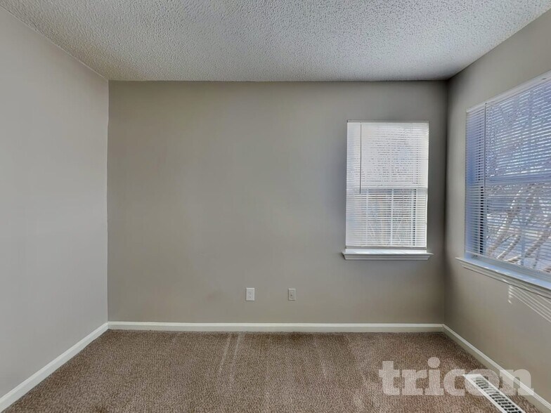 Building Photo - 11123 White Stag Dr