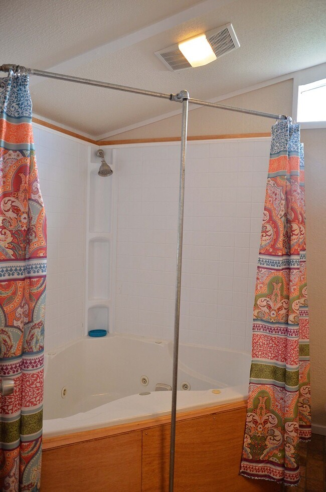 Building Photo - 10512 County Road 1020