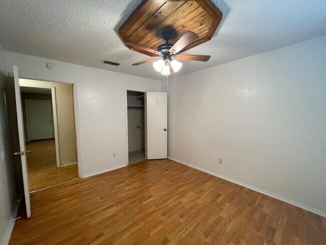 Building Photo - 7401 Avenue X