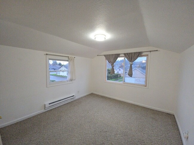 Building Photo - 1049 I St