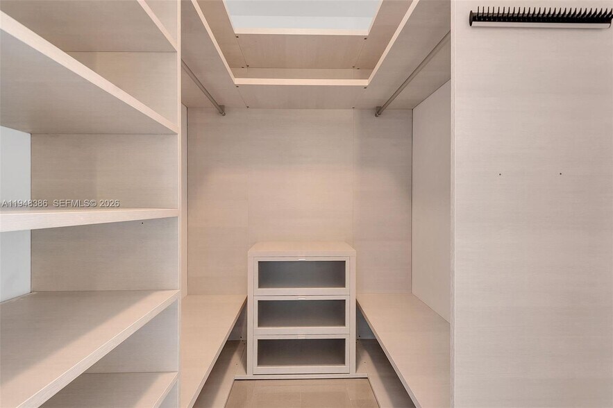 Building Photo - 88 SW 7th St