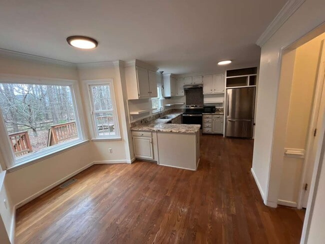 Building Photo - 5916 Park Forest Ln