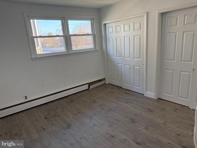 Building Photo - 305 Monument Ave