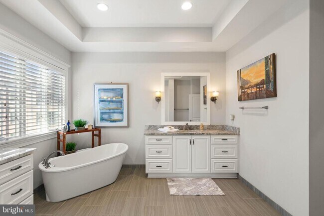 Building Photo - 1604 Colonial Ln