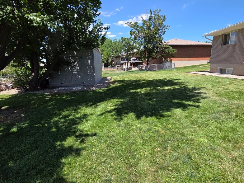Building Photo - 10454 S Golden Willow Dr