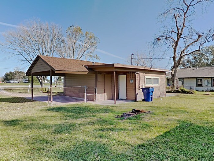 Building Photo - 409 25th Ave N