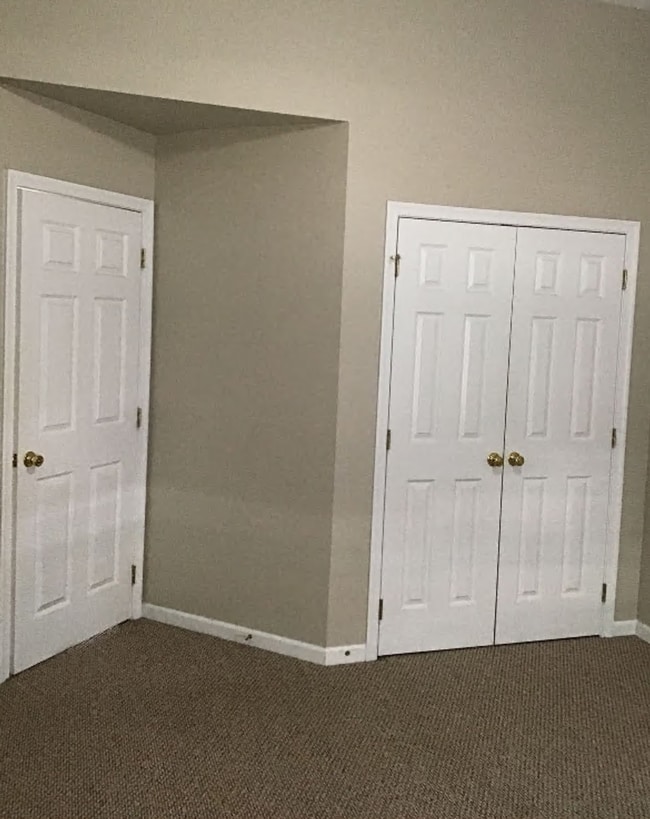Building Photo - Spacious 3BR Townhome w/ Garage | Great Location Near I-81