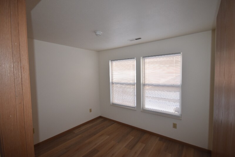 Building Photo - 10601 Cunot-Cataract Rd