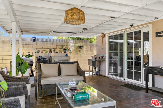 Building Photo - 13223 Arabella St