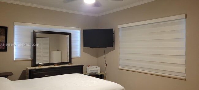 Building Photo - 6021 SW 62nd Pl