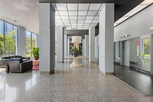 Building Photo - 215 Piedmont Ave NE