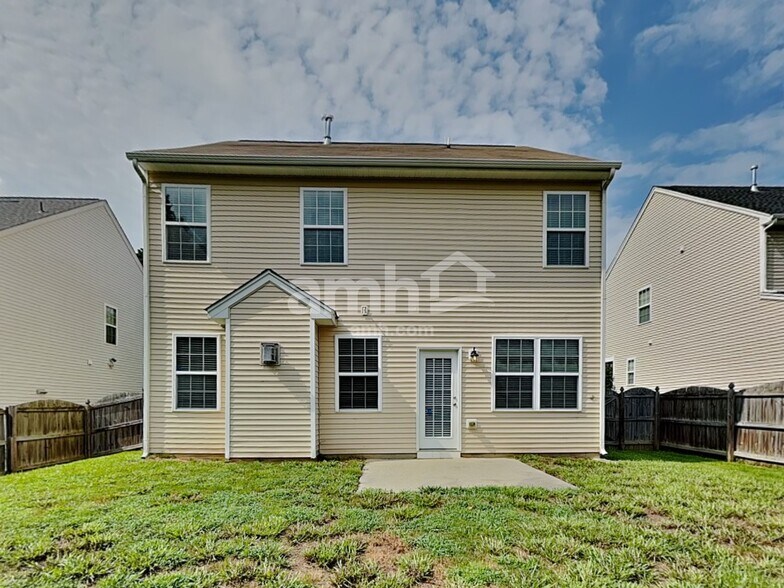 Building Photo - 1324 Lombar St