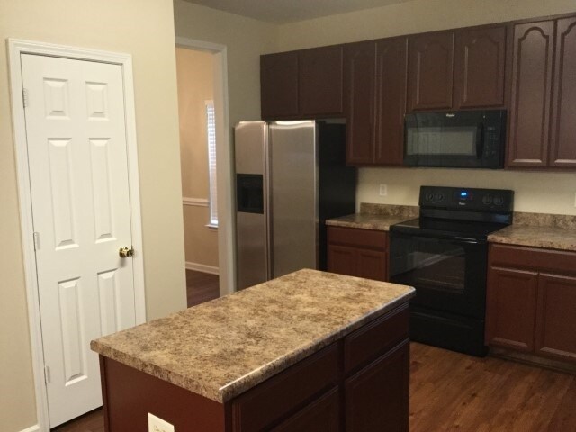 Building Photo - 3846 Pauline Ln