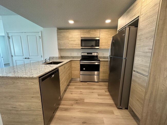 Building Photo - Beautiful 2 Bedroom, 2 Bathroom Apartment in Prime Orlando Location – 1 Month Free!