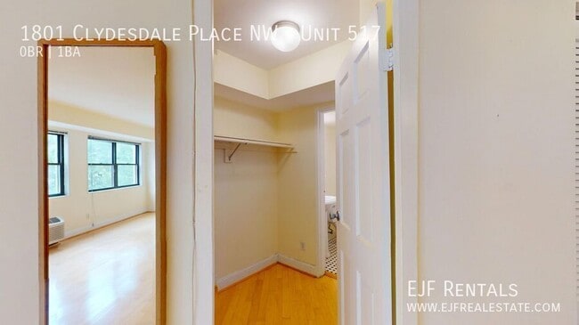 Building Photo - 1801 Clydesdale Pl NW