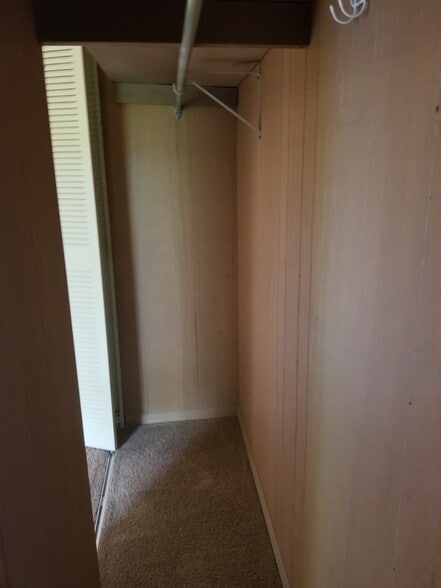 Building Photo - 2740 University Ave