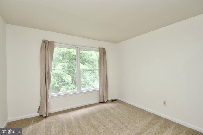 Building Photo - 8614 Oak Chase Cir