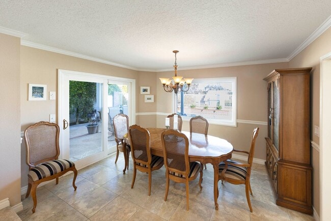 Building Photo - 30932 Colonial Pl