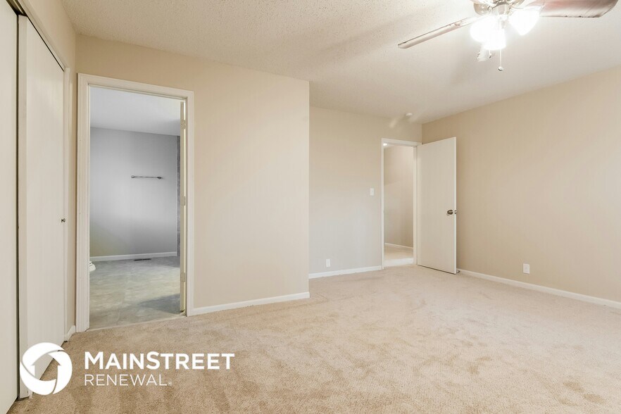 Building Photo - 31830 Somerset Ct