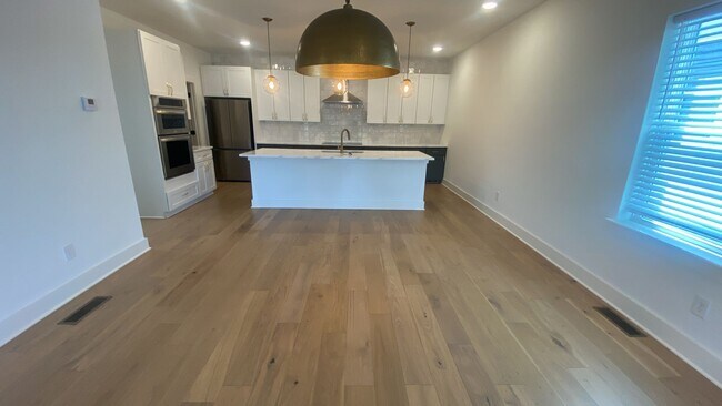 Building Photo - 335 Sophia Rain Dr