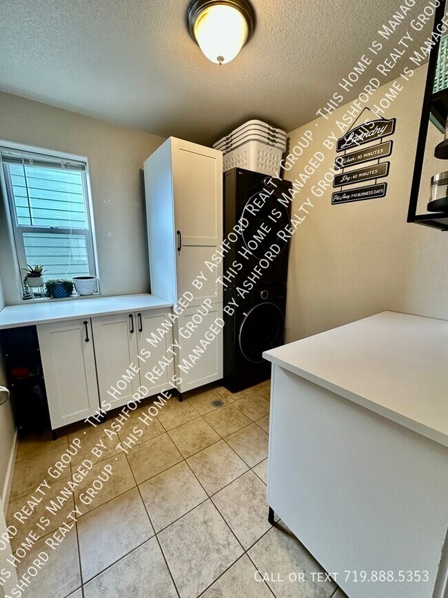 Building Photo - 7772 Wagonwood Pl