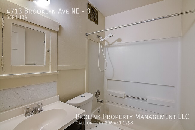 Building Photo - 4713 Brooklyn Ave NE