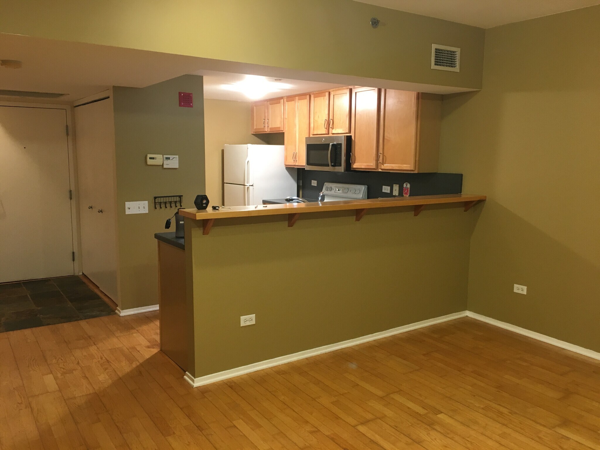 breakfast bar - 61 W 15th St