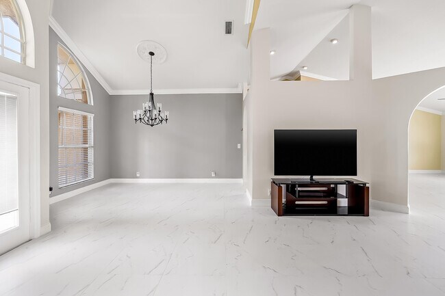 Building Photo - 2962 SW Coastal Terrace