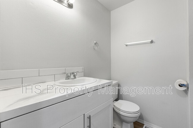 Building Photo - 3714 W 16th Pl