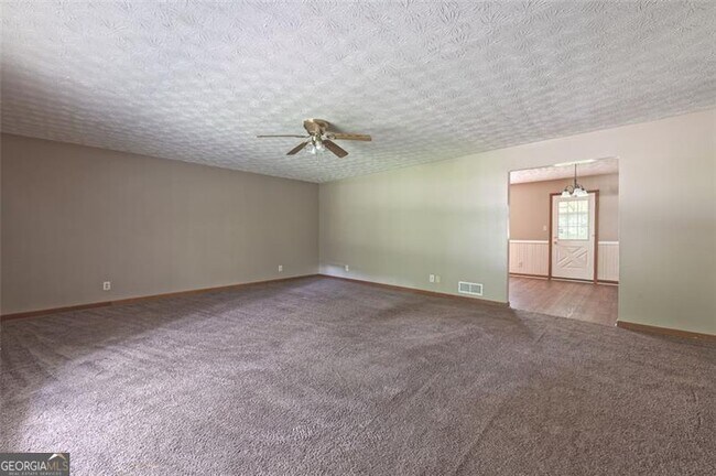 Building Photo - 310 Summerwood Dr