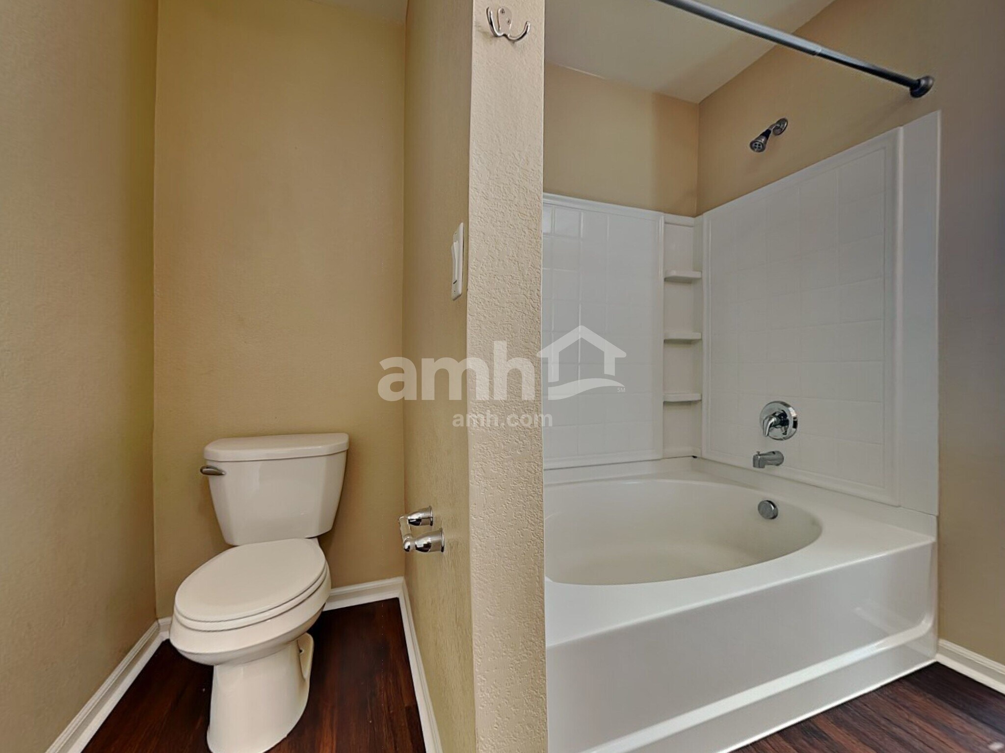 Building Photo - 19904 Robins Dr