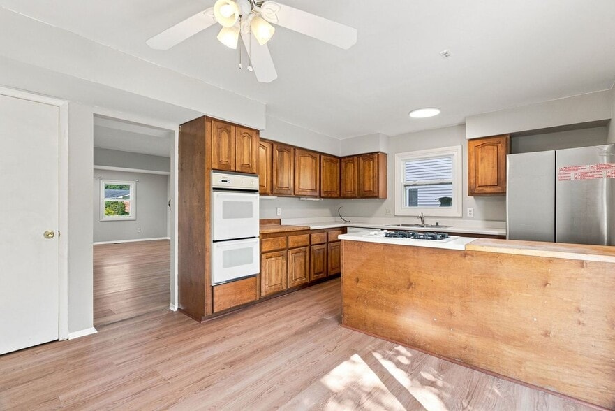 Building Photo - 4856 Danbury Dr
