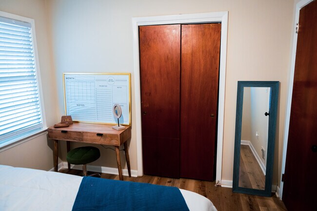 Building Photo - 3232 Logan Pl